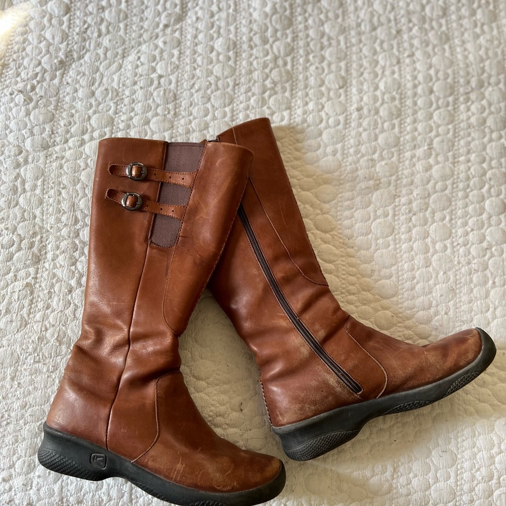 Keen Chestnut Leather Riding Boots
